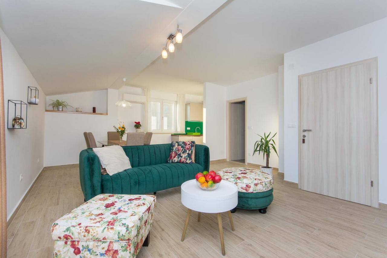 Courtyard Seafront House Appartamento