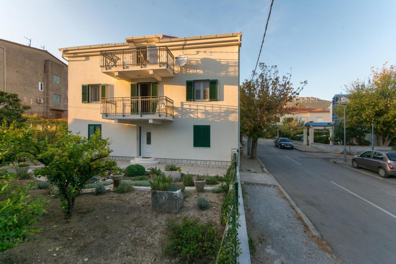 Appartamento Courtyard Seafront House Kaštela