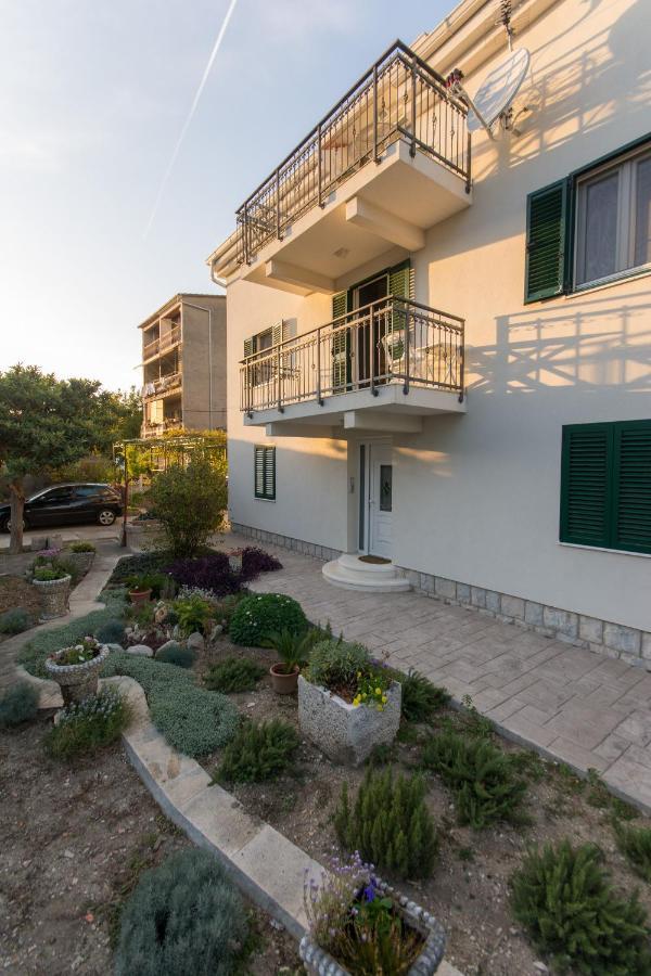 Courtyard Seafront House Appartamento