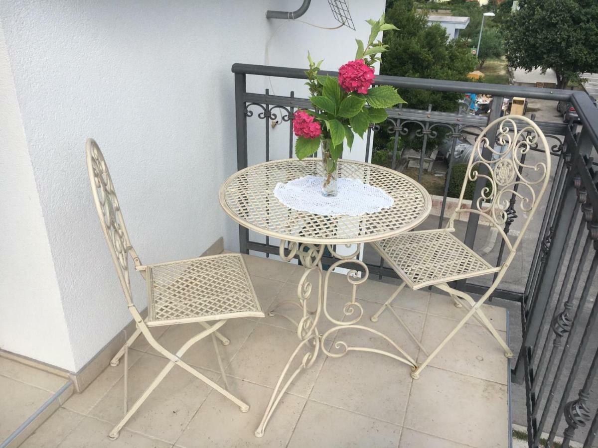 Courtyard Seafront House * Kaštela